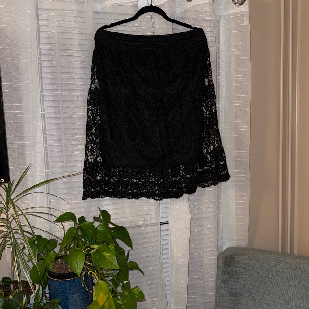 Studio West Black Textured Skirt